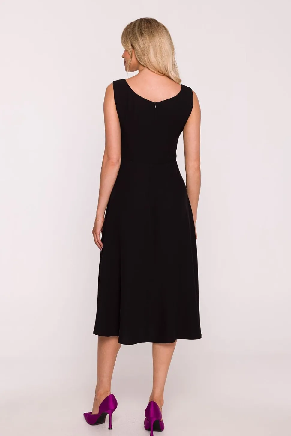 Robe évasée noire midi sans manches